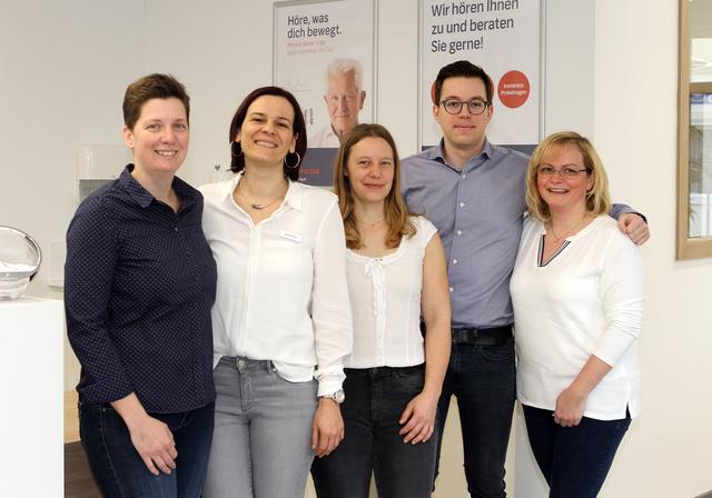 Das Bloom-Team in Wiener Neustadt: Filialleiterin Karin Poidinger, Claudia Brandl, Daria Rudel, Philip Mahringer und Astrid Taus.