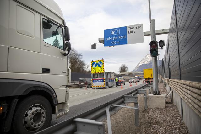 Auch bei automatisierten Dosierungen ist der bereits vor zwei Jahren angeschaffte mobile Kontrollcontainer im Einsatz.  | Foto: Land Tirol/Sedlak