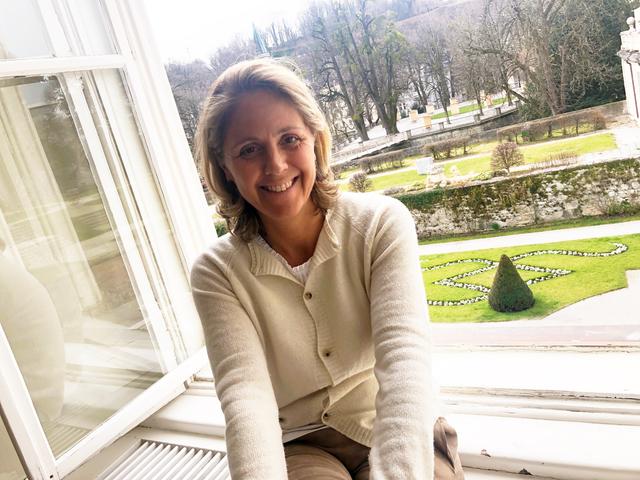 Aus ihrem Büro blickt Barbara Unterkofler auf den Mirabellgarten, "für mich als leidenschaftliche Gärtnerin ein Traum".