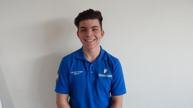 Markus Fankhauser (17) macht bei der Firma FACC in Ried eine Lehre zum Kunststofftechniker.