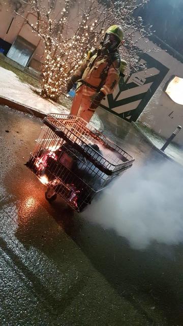 Dieser Wäschewagen hatte Feuer gefangen.