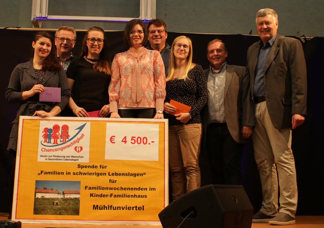 Das Geld kommt Familien in schwierigen Lebenslagen zugute. Sie dürfen ein Wochenende im Kinder-Familienhaus in Klaffer verbringen.