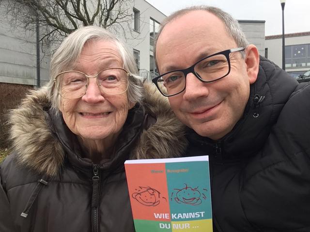 Werner Nussgraber liest aus seinem Buch "Wie kannst du nur ..."  | Foto: KK