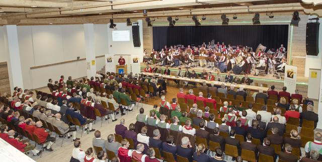 Volles Haus bei der 73. Generalversammlung des Blasmusikverbandes Tirol.