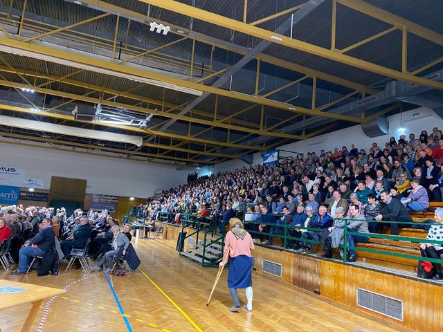 So wie bei der Ermi-Oma wäre auch das Kabarett von Viktor Gernot in der Sporthalle Bärnbach ausverkauft gewesen.