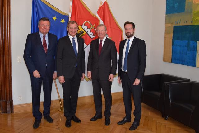 Günther Steinkellner, Thomas Stelzer, Wilfried Haslauer und Stefan Schnöll (v. l.) fanden eine gemeinsame Lösung.