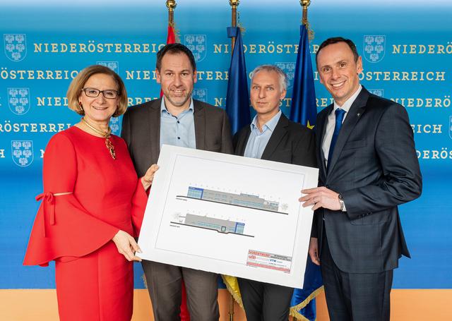 Landeshauptfrau Johanna Mikl-Leitner, Christian Weber und Christian Rada vom Management VTW GmbH, Wirtschaftslandesrat Jochen Danninger