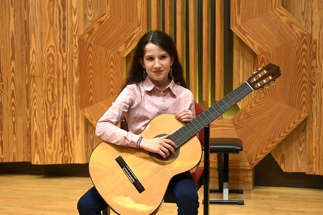 Alla Guillen Navarro gewann in der Kategorie Gitarre den 1. Preis.
