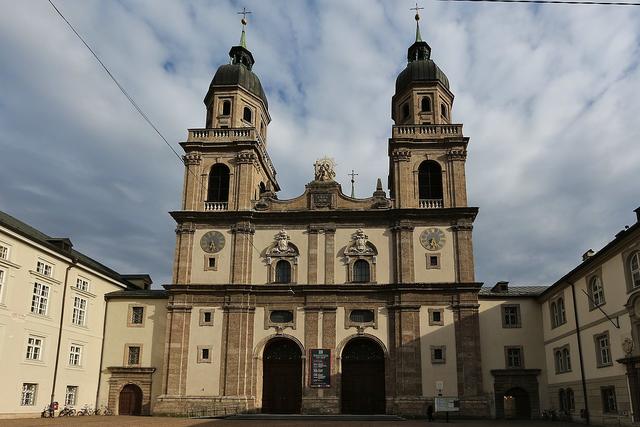 Traditionelle Jesuitenkirche am 19.3. der AK-Tirol und der Diözese Innsbruck verschoben. | Foto: Legner