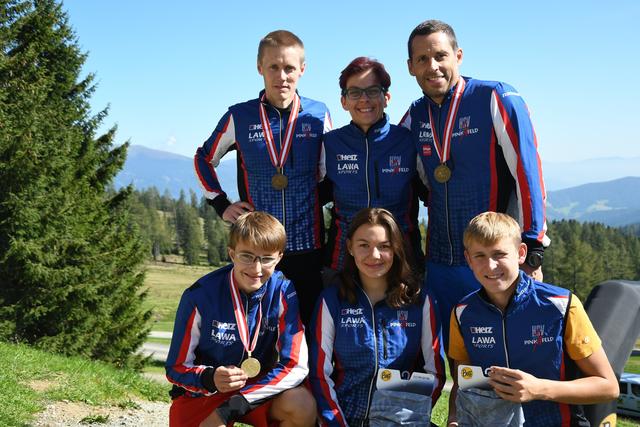 Die Medaillengewinner in der Mixed-Staffel | Foto: Melinda Ymsén