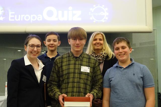 Europagymnasium Baumgartenberg: Marion Haslhofer mit ihrem Team, vorne Karoline Moser und Simon Gruber