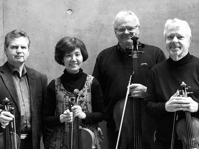 Das Streichquartett "Liebelei". Von links: Alois Mares (zweite Geige), Miyuki Nakamura (Viola), Stefan Tittgen (Violoncello) und Mario Seriakov (erste Geige).