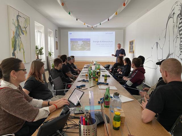 Die regen Diskussionen bewiesen, dass der Kamper-Nachwuchs großes Interesse an den Themen hat und die Unternehmensphilosophie mit Engagement mitträgt.