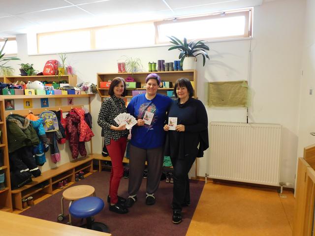 In der Krabbelstube Löwenzahn in Braunau: Michaela Feichtenschlager vom ÖGB, Pädagogin Martina Lechner und Krabbelstubenleiterin Karin Albustin.