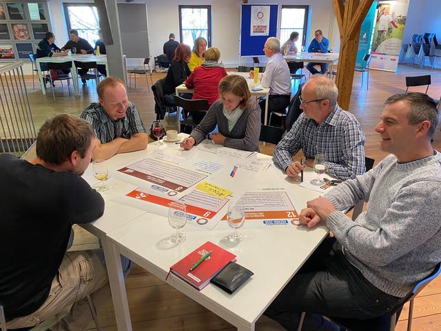 Die Gemeinderäte von Steinbach an der Steyr im Rahmen des „GemeindeNavi“-Workshops bei der Gemeinderatsklausur.