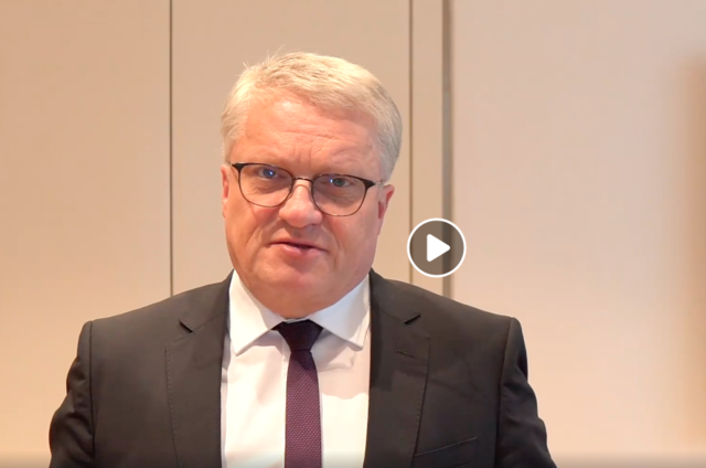Der Linzer Bürgermeister informiert via Facebook-Videobotschaft.