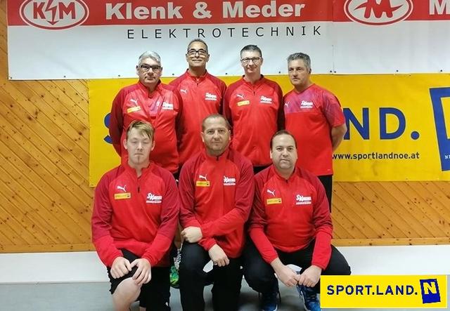 SK FWT Composites Neunkirchen 2/1. Bundesliga OST
stehend: SCHUSTER Hermann, ILTER Erol, KONRATH Dieter und CELIK Huesejin
hockend: KONRATH Dominik, KOVACS Mihaly und BRAUN Klaus - dazu kommt noch KARTNER Michael
Foto vom Hinspiel im Herbst bei BSV Voith St.Pölten
