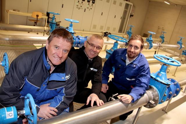Wassermeister Wolfgang Hackl, Stadtrat Heinz Ettlinger, Stadtwerke-Direktor Jürgen Hürner.