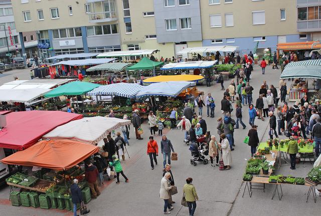 Der Welser Wochenmarkt soll moderner werden: Technik wird dazu nachgerüstet und die Optik wird verschönert. | Foto: Stadt Wels