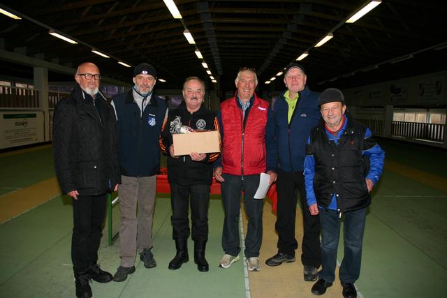 Die Siegermannschaft Wartberg 1: v.l. Organisator Manfred Freinschlag, Werner Schmollmüller, Ernst Irsiegler, Erich Hackl, Engelbert Albert und Organisator Josef Scheuchenegger.
