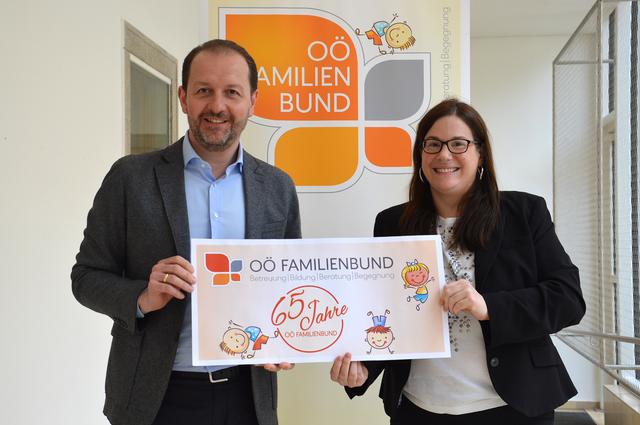 Bernhard Baier, Obmann des OÖ Familienbundes, und Simone Schleifer, Geschäftsführerin, blickten auf 65 Jahre Bestehen zurück.