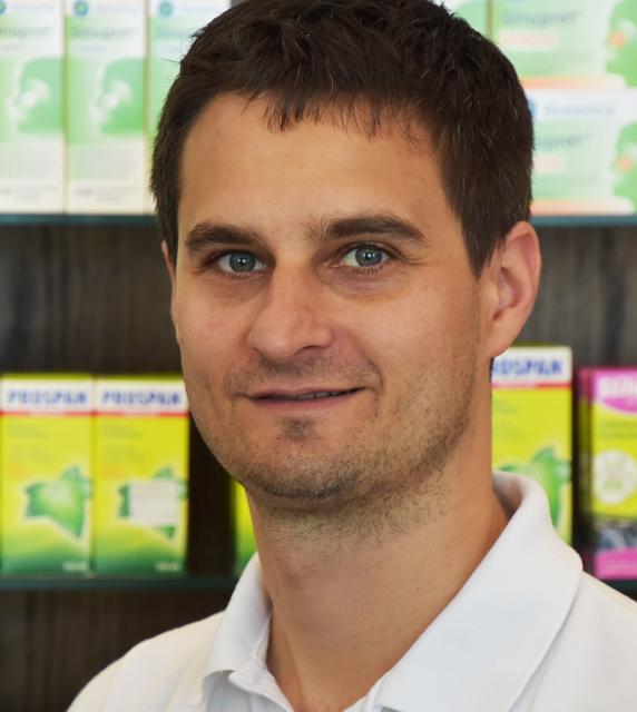 Stefan Dobersberger ist der Leiter der Apotheke.