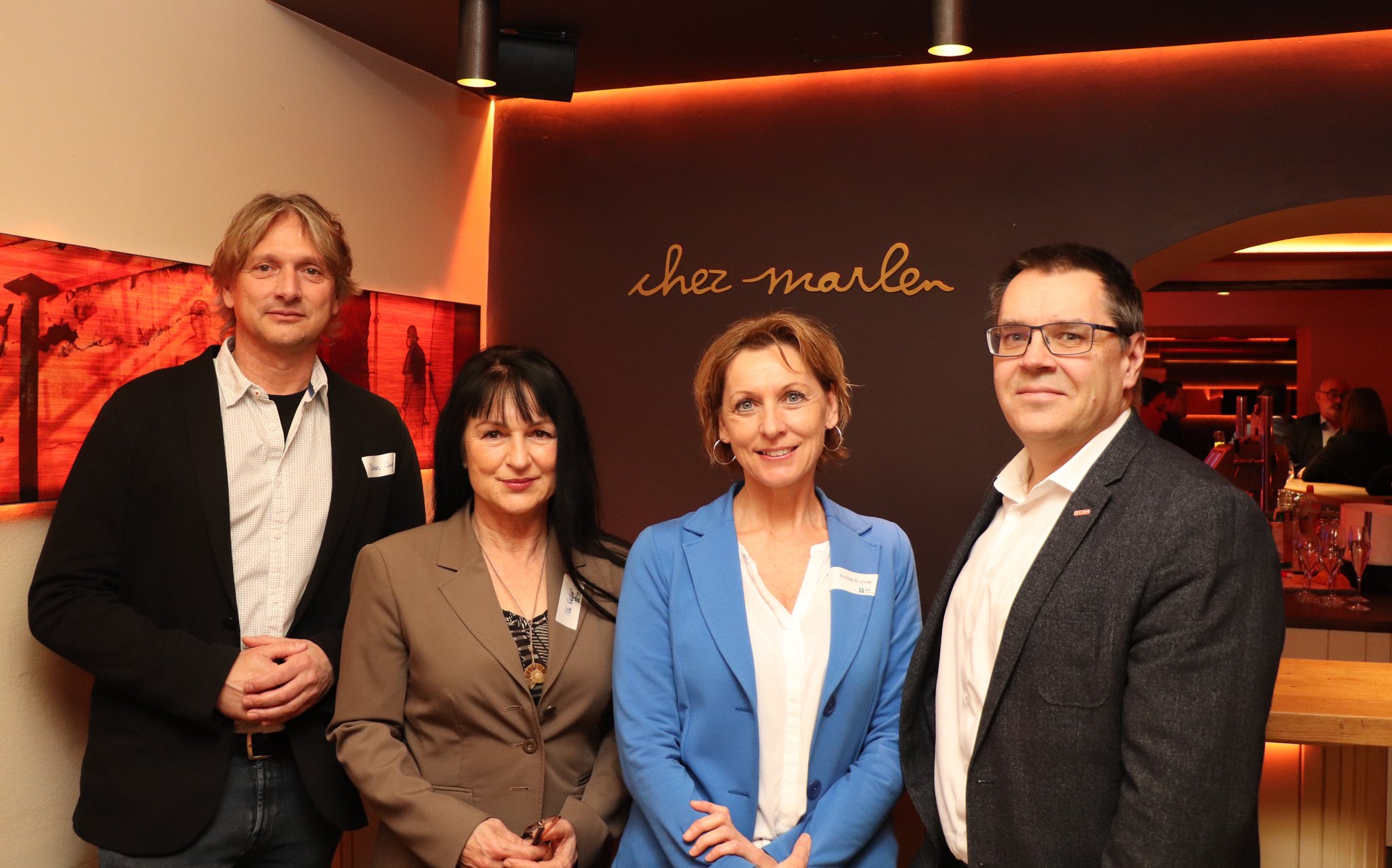 SB lud zum Speeddating fr Unternehmensgrnder. 28. November 2018, 10:10 Uhr 74 gelesen 0 0. Josef Renner, Cornelia Mayr und Helmut Scherndl (v.l.) netzwerktreffen: SB lud zum Speeddating fr - rematesbancarios.com
