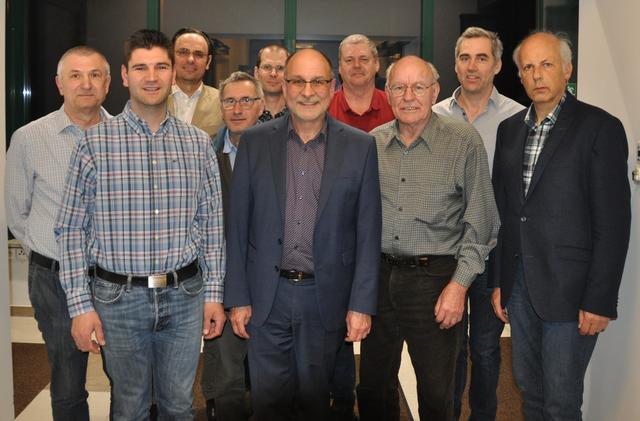 Die Vorstandsmitglieder der Interessengemeinschaft Harterwald, Gleinz Zeierling Süd mit Obmann Andreas Vondrak, Bgm. Bernd Hermann, sowie der Sprecher der Plattform Lebenswertes Laßnitztal Stefan Gurt und die Vorstandsmitglieder.