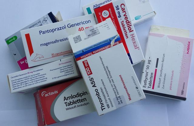 .... beispielhaft einige Medikamentenpackungen ...