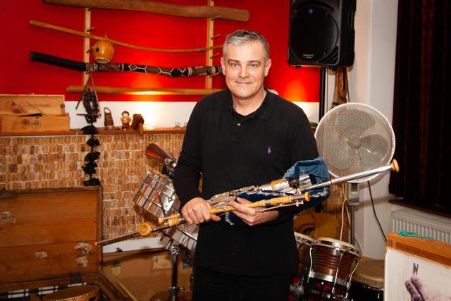 Martin Zitzmann, Schöngeist und Bandleader der Ashantee-Foundation.