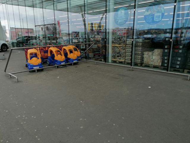 Alle Einkaufswagen weg