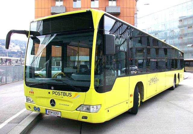 Vorkehrungen wegen Corona auch in Bussen und Bahn.