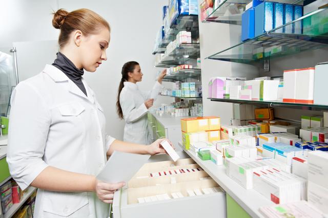 Sollte ein Notfall eintreten, wird der Apothekenbetrieb durch die Versorgungsklappe sichergestellt.