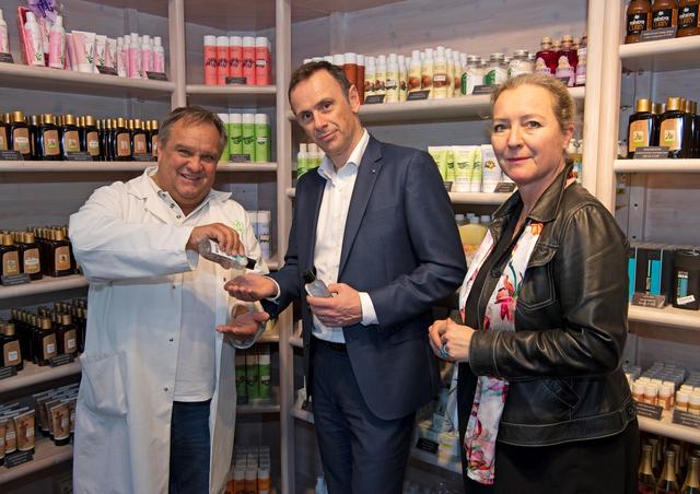 Wolfgang Stix, Wirtschaftslandesrat Jochen Danninger, ecoplus Prokuristin Petra Patzelt.