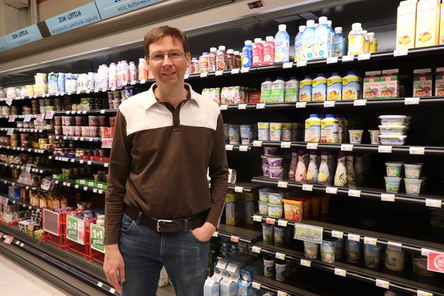 Christoph Schober vom Spar in Gablitz hat am Samstatg die Regale wieder ausreichend gut bestückt.