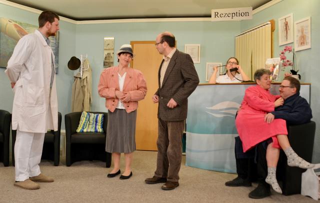 Der Theaterverein "Die Lengenbacher" verschiebt die Aufführungen des Stücks "Die fidele Kurklinik" auf nächstes Jahr.