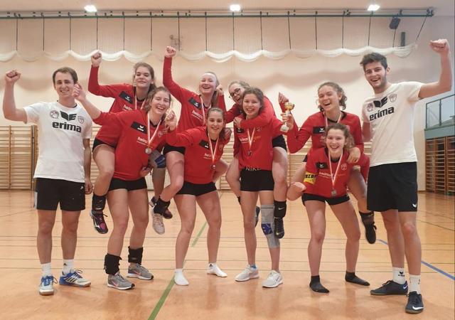 Laakirchens Faustballerinnen-Nachwuchs
