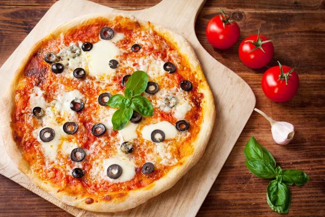 Die g'schmackige Pizza vom Italiener kann auch weiterhin bestellt werden.