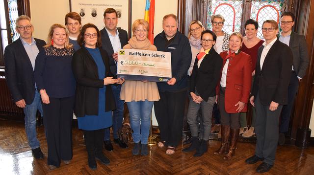 Stadtrat Manfred Andeßner, Ulrike Löberbauer, CP-Zivildiener Jakob Truckendanner, CP-Obfrau Andrea Holly, Bürgermeister Stefan Krapf, Regina Köppl, CP-Leiter Bernhard Brunner, Annemie Kortner, Birgitta Lobmayr, Andrea Asamer, Christa Ortner, Claudia Wiesenberger, Stadtamtsdirektor Heimo Pseiner, und CP-Vorstand Wolfgang Köppl.