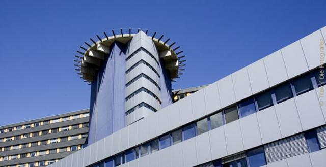 An der Klinik Innsbruck (Symbolfoto) gibt es einen positiven Coronavirusfall bei einer Mitarbeiterin in der Onkologie.