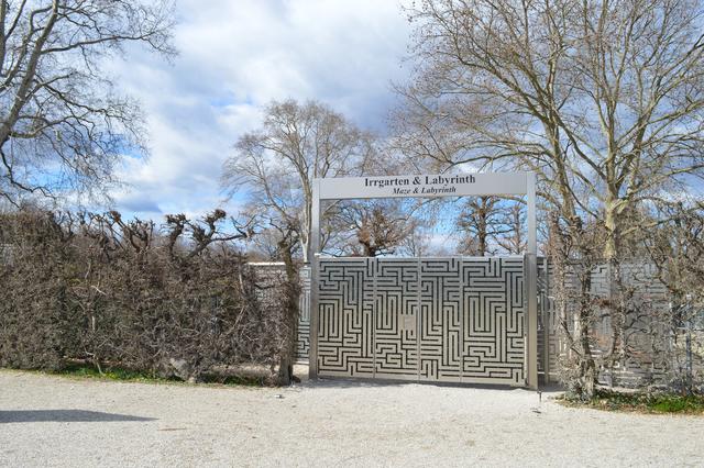 Auch die Attraktionen im Schlosspark sind nun zu.