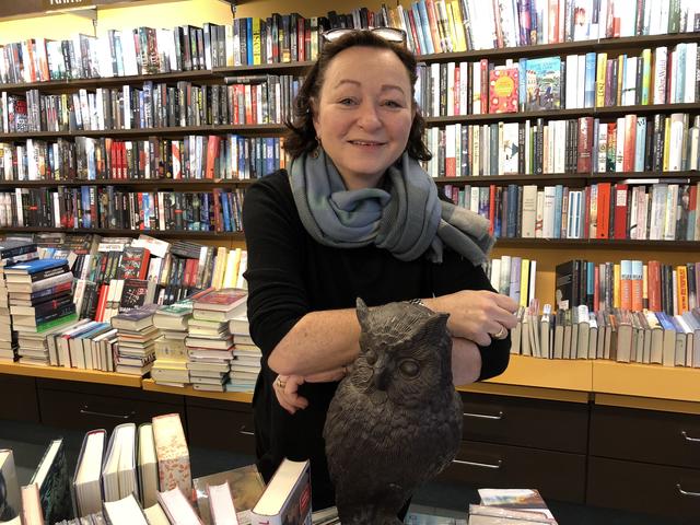 Sabine Weissensteiner von der Buchhandlung Fürstelberger setzt auf die Radboten von Tempo.