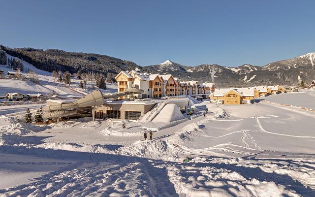 Alle Hotels in OÖ werden geschlossen – so auch der Dachsteinkönig in Gosau. Dort waren am Wochenende noch hunderte Gäste, die sich teilweise weigerten den Urlaub zu beenden.  | Foto: Dachsteinkönig