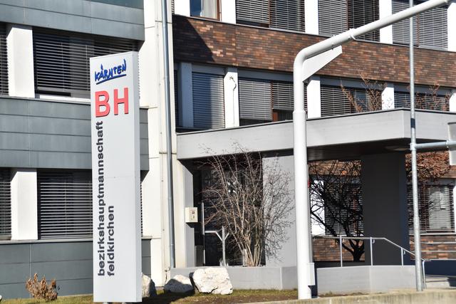 Notwendige Einschränkungen: Bezirkshauptmannschaft Feldkirchen schließt Amtsgebäude und schränkt Parteienverkehr ein.