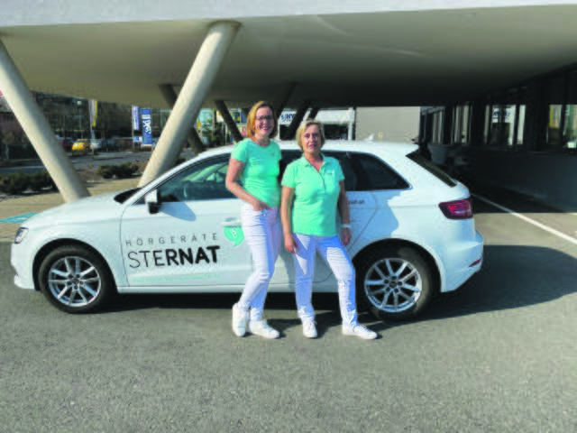 Das Team von Hörgeräte Sternat kommt für Serviceleistungen auch gerne zu Ihnen nach Hause.