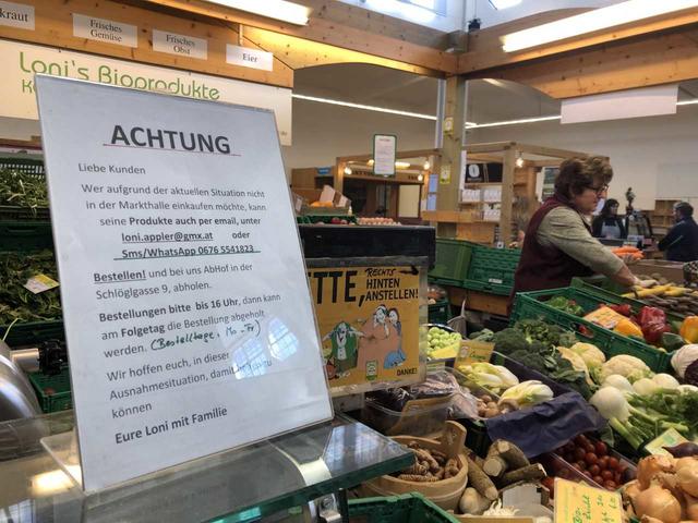 Wer kann, stellt um: "Onlinehandel" auch beim Innsbrucker Bauernmarkt.