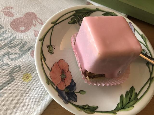 Ein Punschkrapferl gefällig?