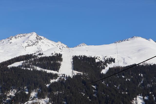 Normalerweise ein Traumtag für Skifahrer - Das Skigebiet See ist leer.