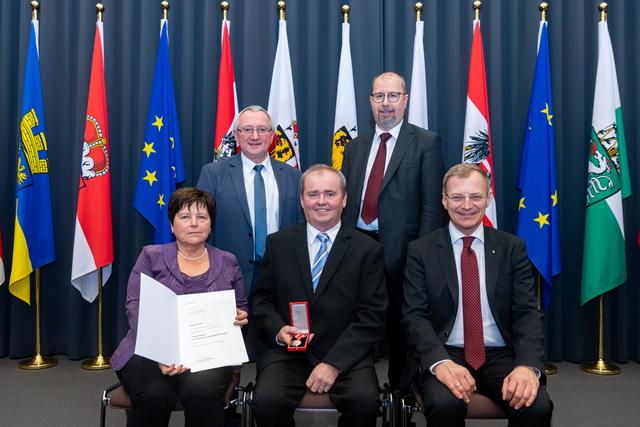 Hinten von links: Franz Xaver Hölzl, Bernhard Klein. Vorne von links: Gerti und Johann Greindl, Thomas Stelzer.