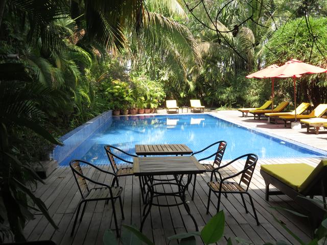 12.02.2020 der Pool in unserem Hotel in Kampong Tom
